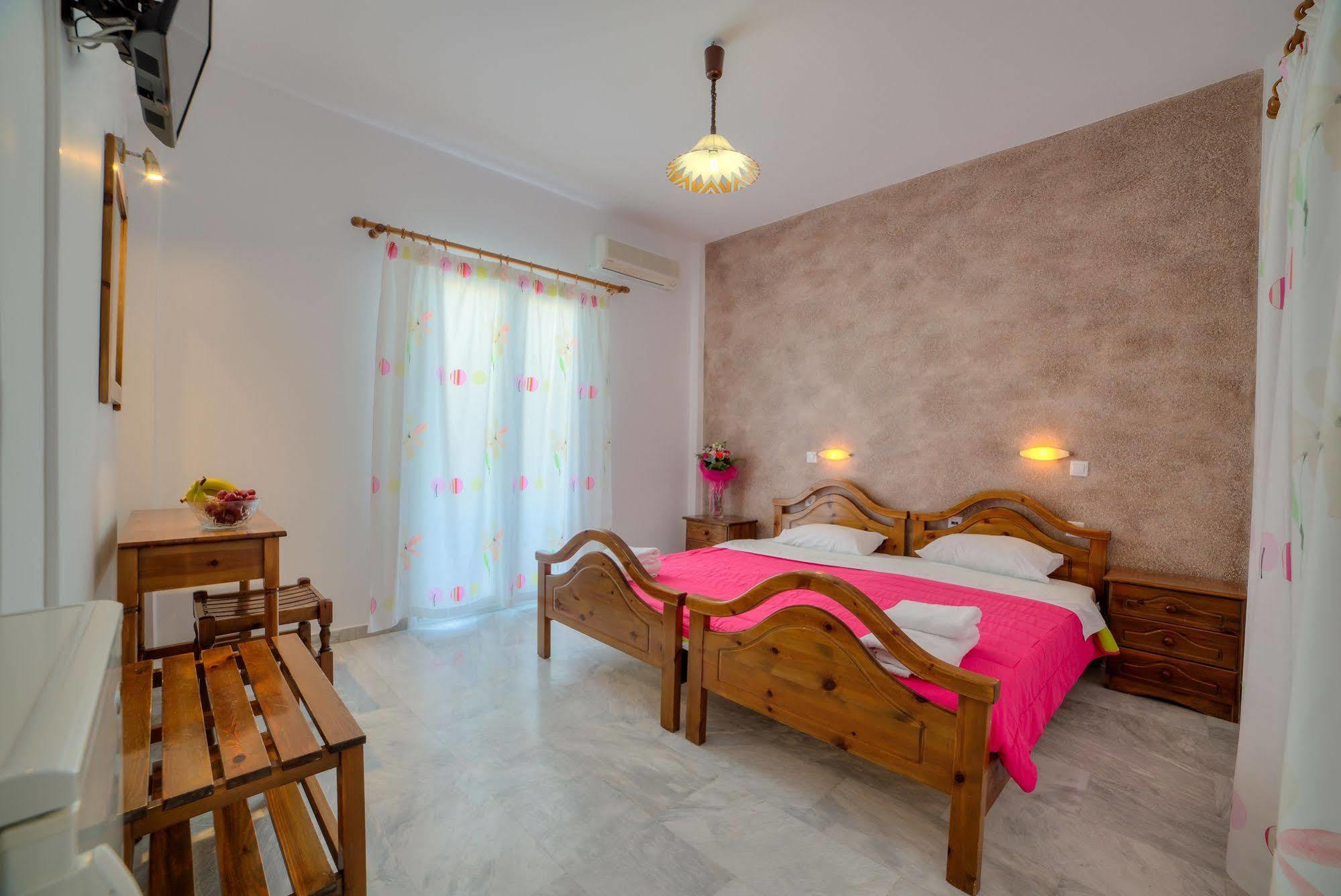Anna'S Otel Karterados  Dış mekan fotoğraf