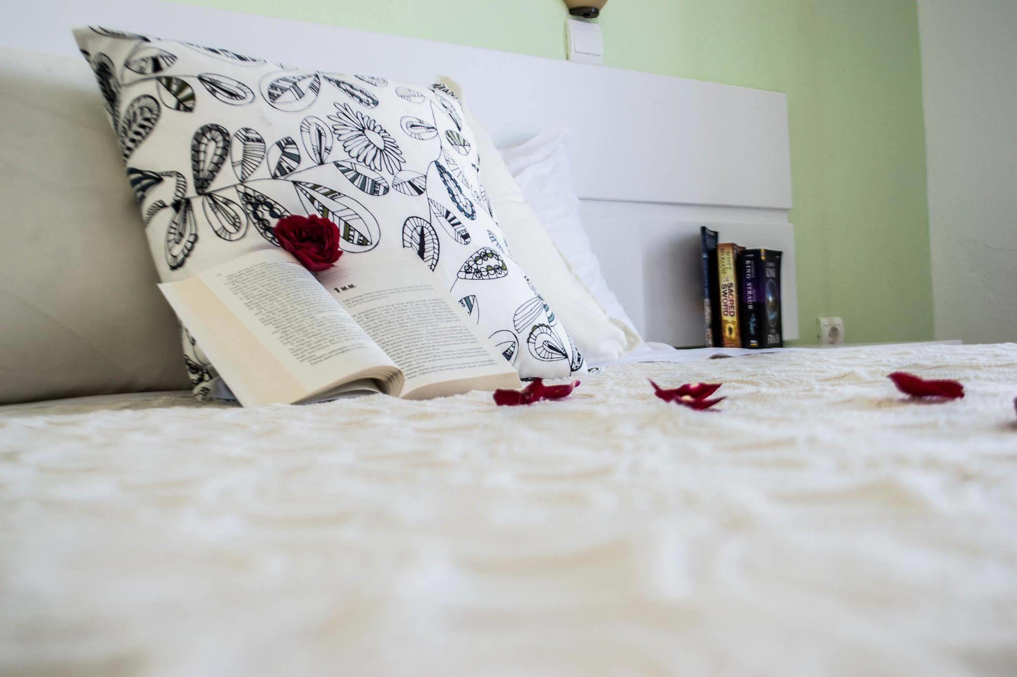 Anna'S Otel Karterados  Dış mekan fotoğraf