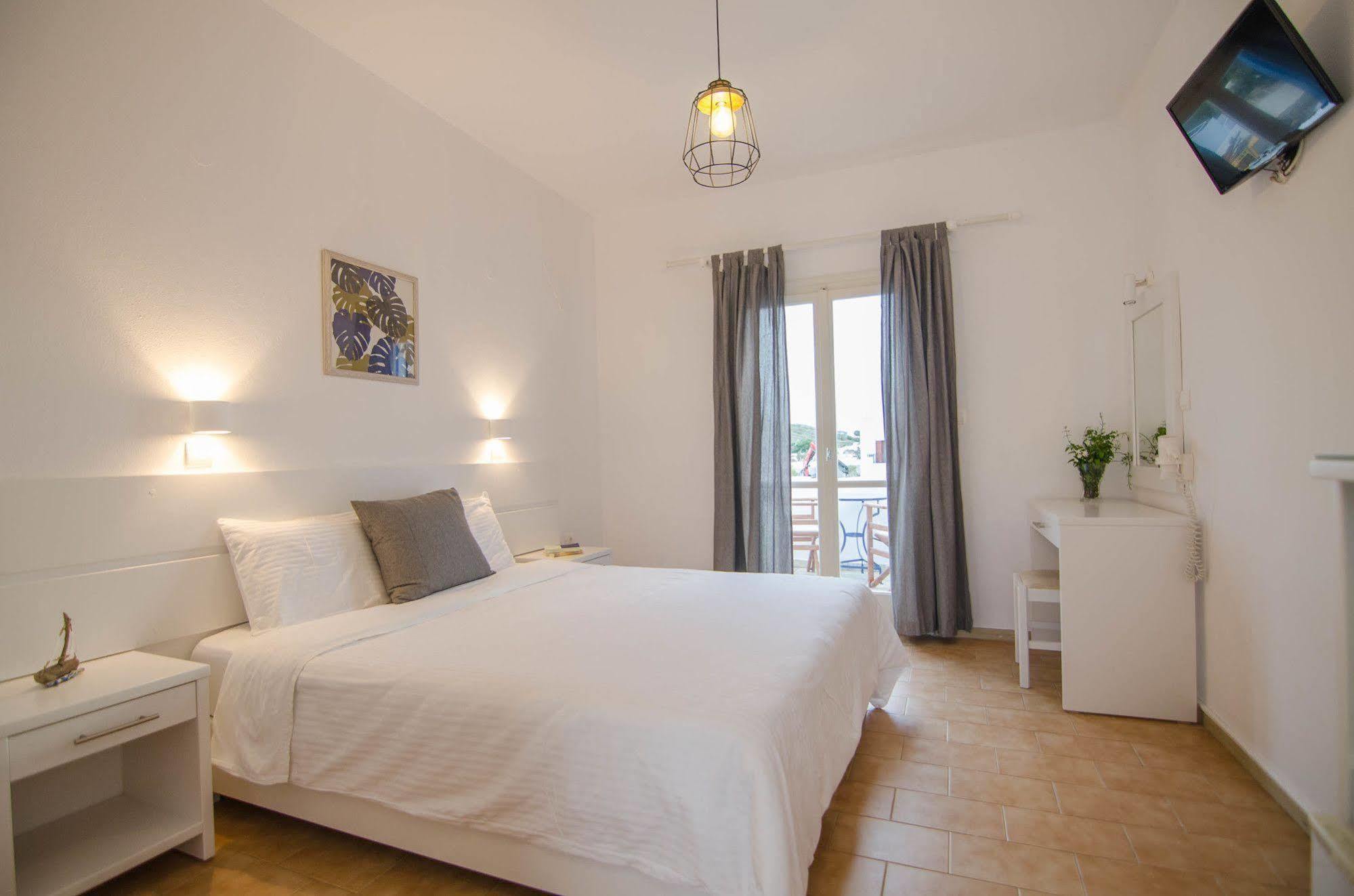 Anna'S Otel Karterados  Dış mekan fotoğraf